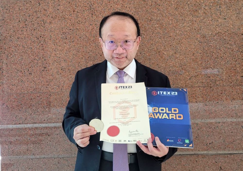《圖說》林宗新副教授參加2023年馬來西亞 ITEX 國際發明展，榮獲金牌殊榮。〈龍華科大提供〉