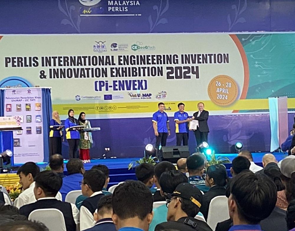 《圖說》龍華科大林宗新團隊，參加2024馬來西亞 PiENVEX 國際工程創新發明展榮獲金牌。〈龍華科大提供〉