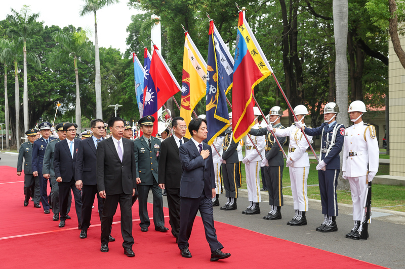 今年適逢黃埔軍校建校百年，陸軍官校今年擴大舉辦校慶活動，由總統賴清德親自閱兵。圖/中央社 