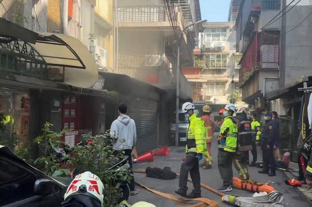 《圖說》安裝住宅用火災警報器於火災發生時，可助即早應變逃生，避免生重大傷亡。〈第一大隊提供〉