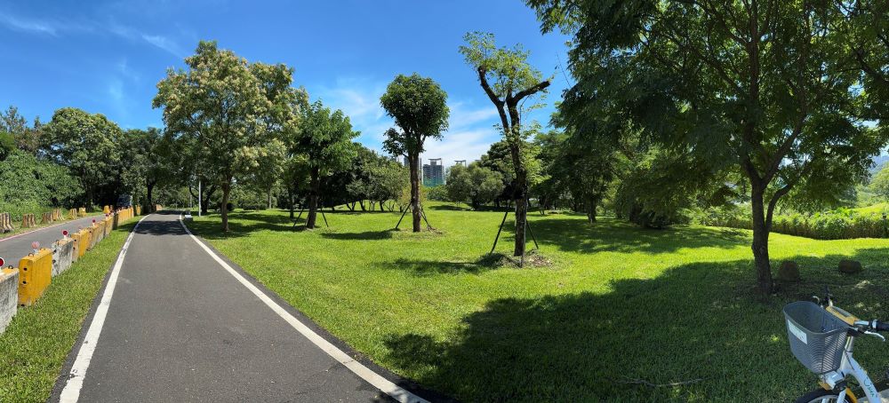 《圖說》溪州公園現況環境多為豐富草地、喬灌木空間。〈高灘處提供〉