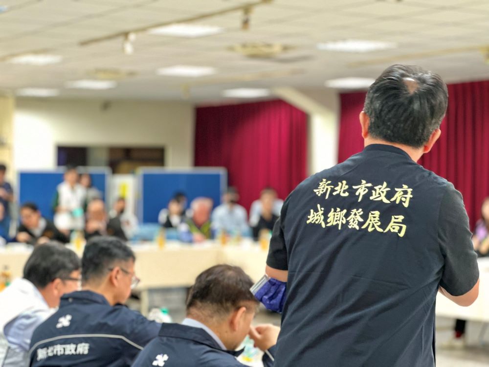 《圖說》座談會由各權責單位親自向里長說明案件最新辦理進度。〈民政局提供〉