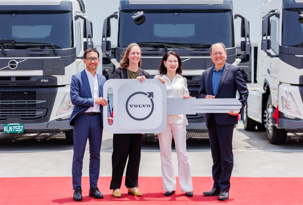 七輛Volvo FM卡車正式交車 啟盛交通強化石化物流數位轉型布局 2 1746788437860