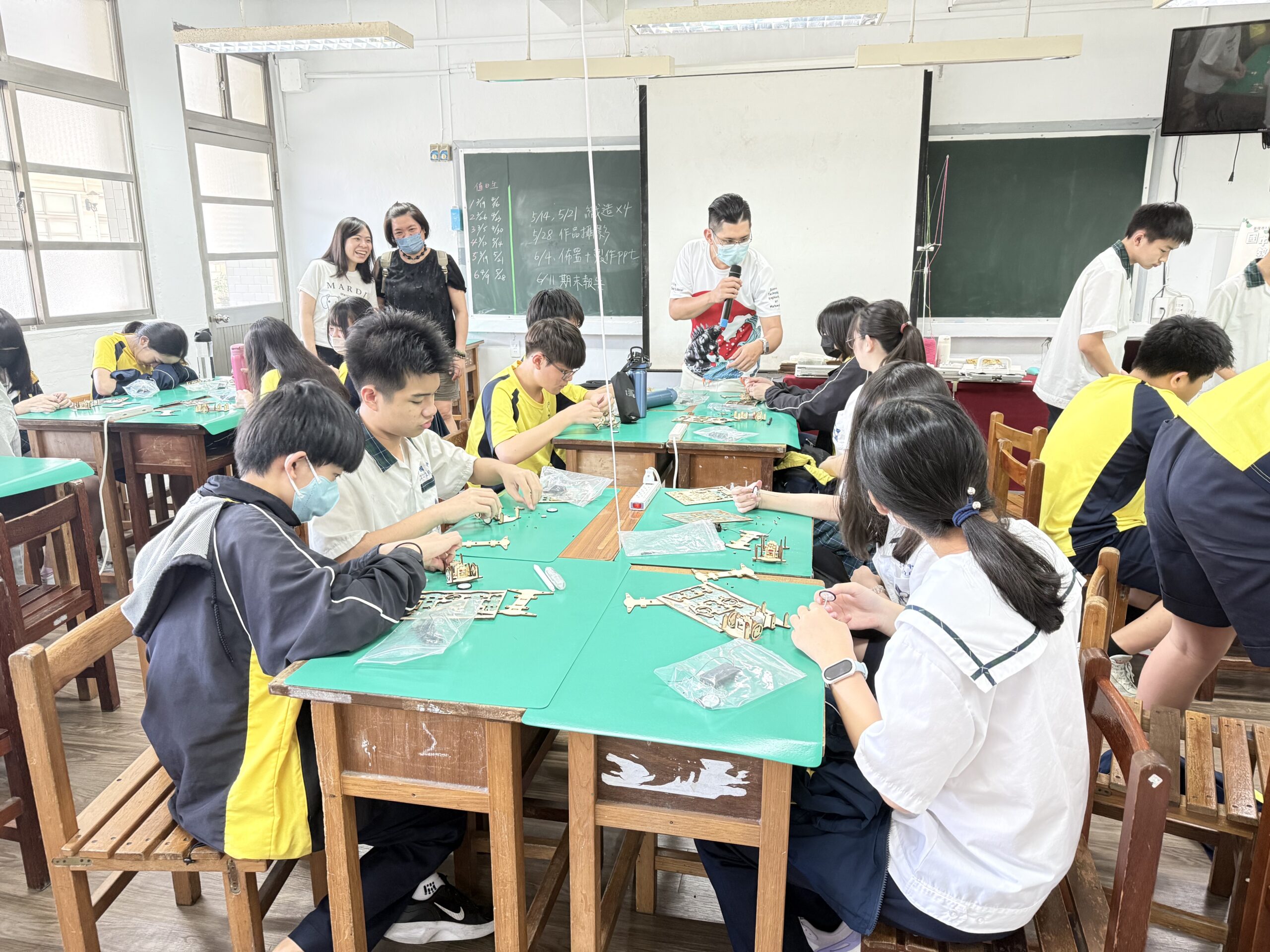 武崙國中八年級職探選擇二信技高進行多元體驗收穫滿行囊 3 75F334DD 3A2E 45B2 88A4 70BE0A54F74C scaled