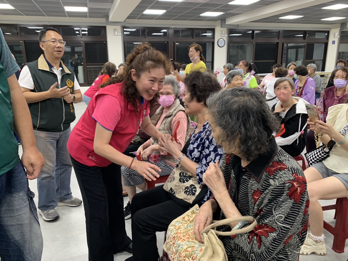 五福里母親節活動有愛幸福祝所有媽媽母親節快樂 5 S 57270354