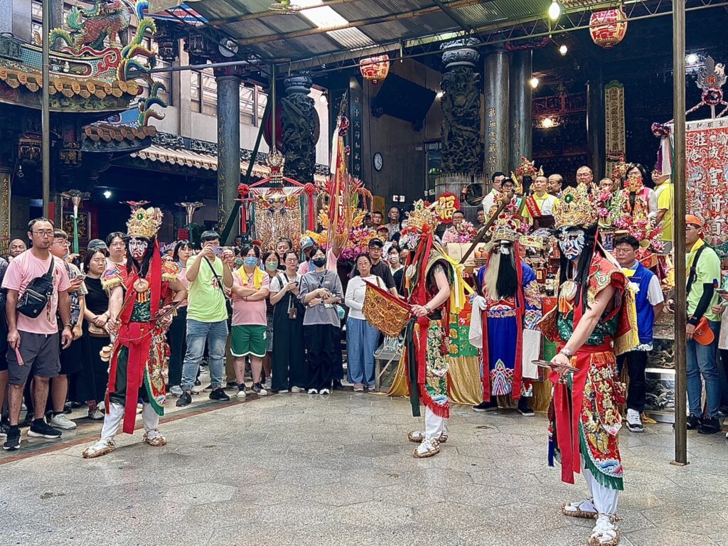 新莊地藏庵文武大眾爺祭典俗稱「新莊大拜拜」，由農曆四月最後一天的「暗訪」、五月初一的「日巡」