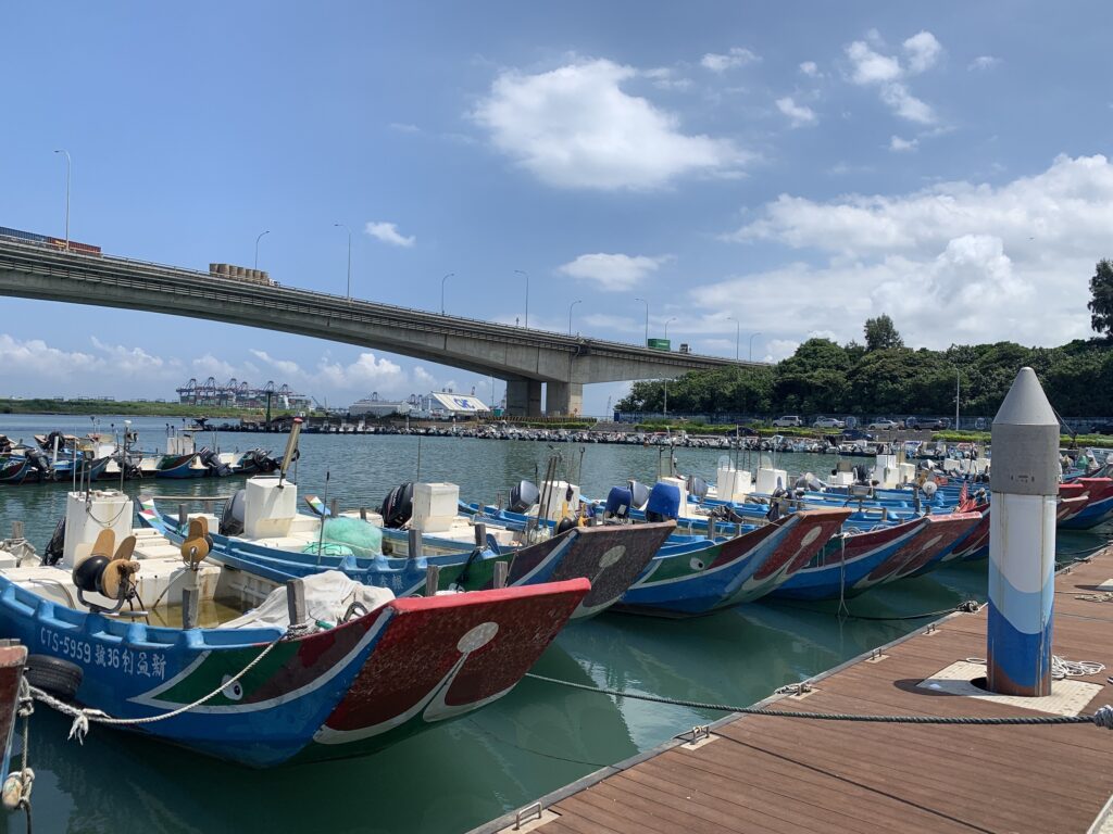 隱身在臺北港內的下罟子漁港