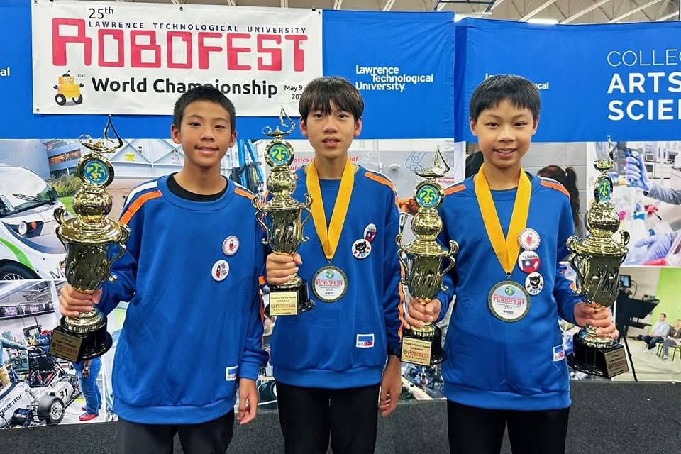 三年勇奪Robofest機器人世界賽五金牌 機器人創新應用國際發光 2 S 98074760