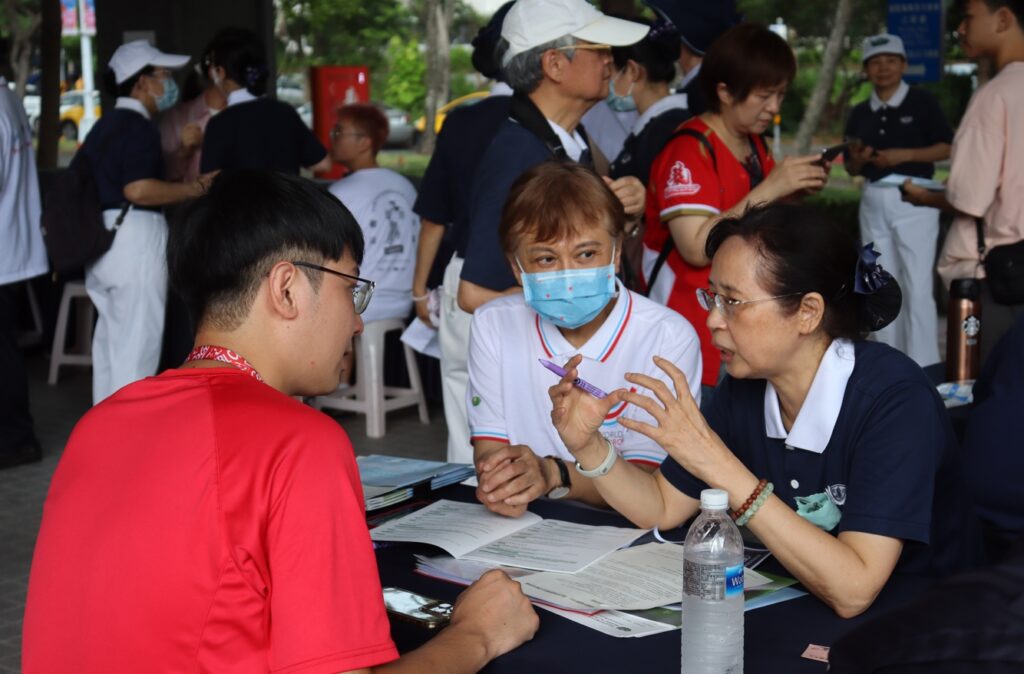 慈濟攜手味全龍點燃生命希望，味全龍員工及不少支持味全龍的龍迷們，一起響應造血幹細胞驗血建檔活動