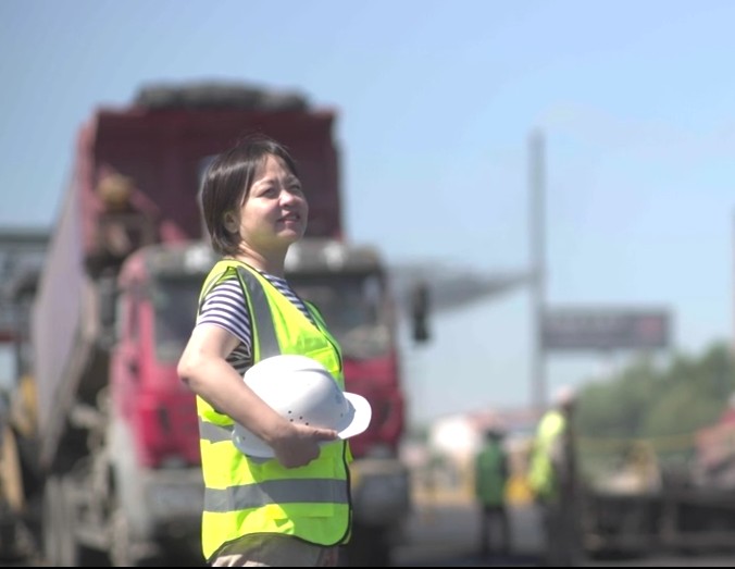 譚憶秋自幼立志從事道路工程，目前已是大陸道路建設的領跑者。圖/取自中新社 