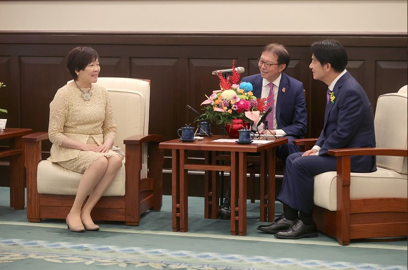 賴總統（右）5月20日就職後，隨即接見前日本首相夫人安倍昭惠。圖/取自總統府 