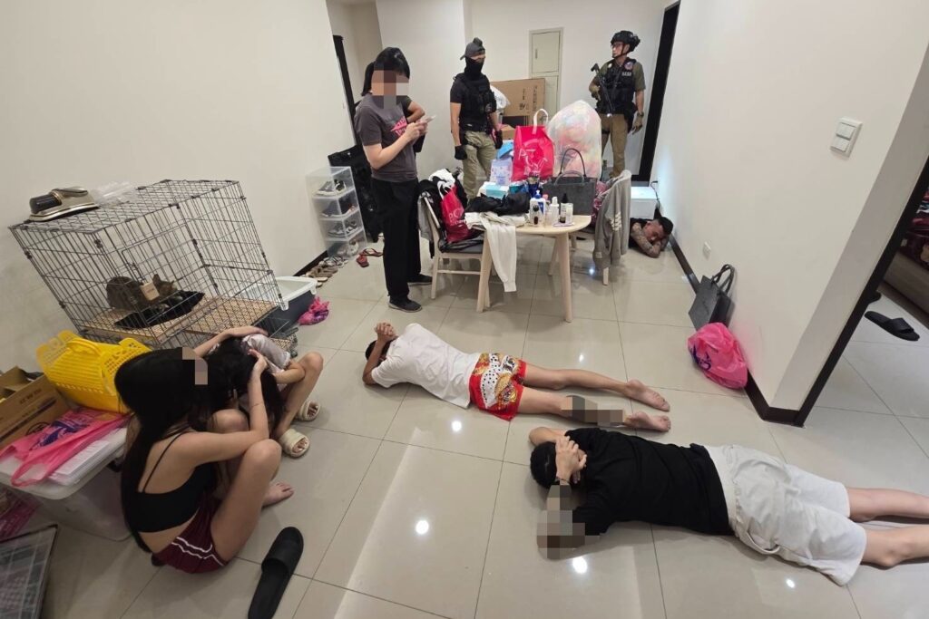 中正一警直搗黑幫詐欺水房 整合雙北警力強勢攻堅 5 MEITU 20250728 104242524