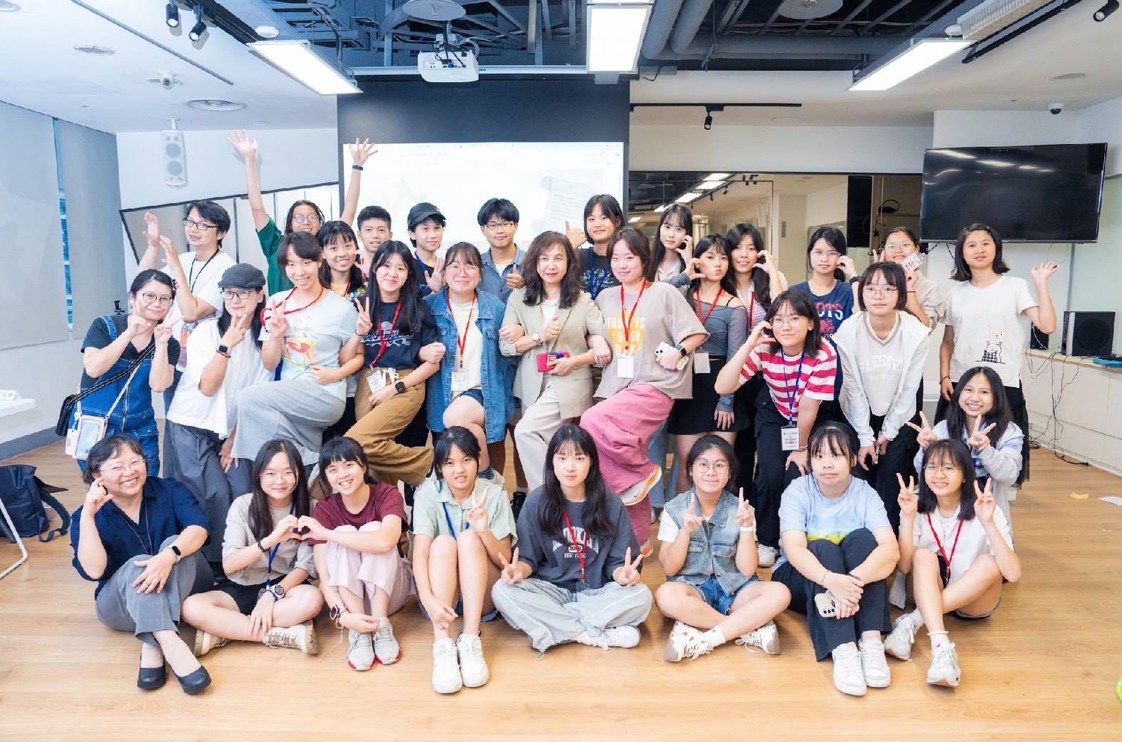 二信高中連思婷參加國資圖「閱讀代言人」暑期營活動表現出色 7 169840