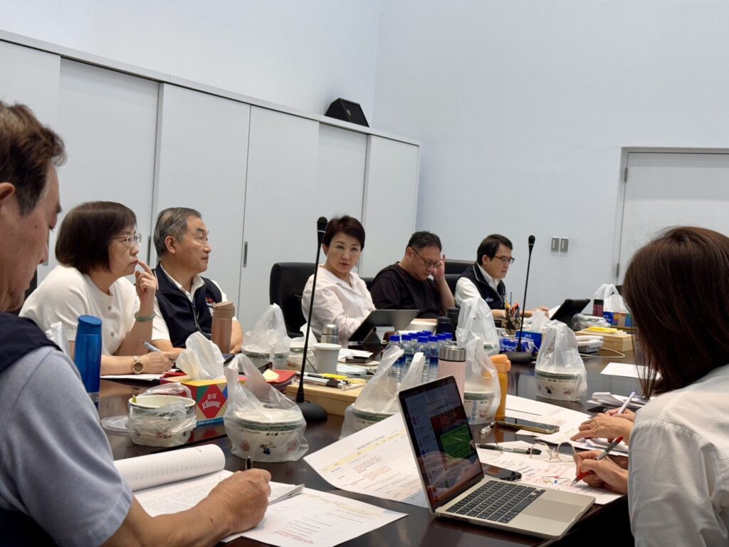 中市府力抗關稅風暴 盧秀燕緊急會議首波祭2500萬力挺產業 2 市府力抗關稅風暴 首波祭出2500萬補助