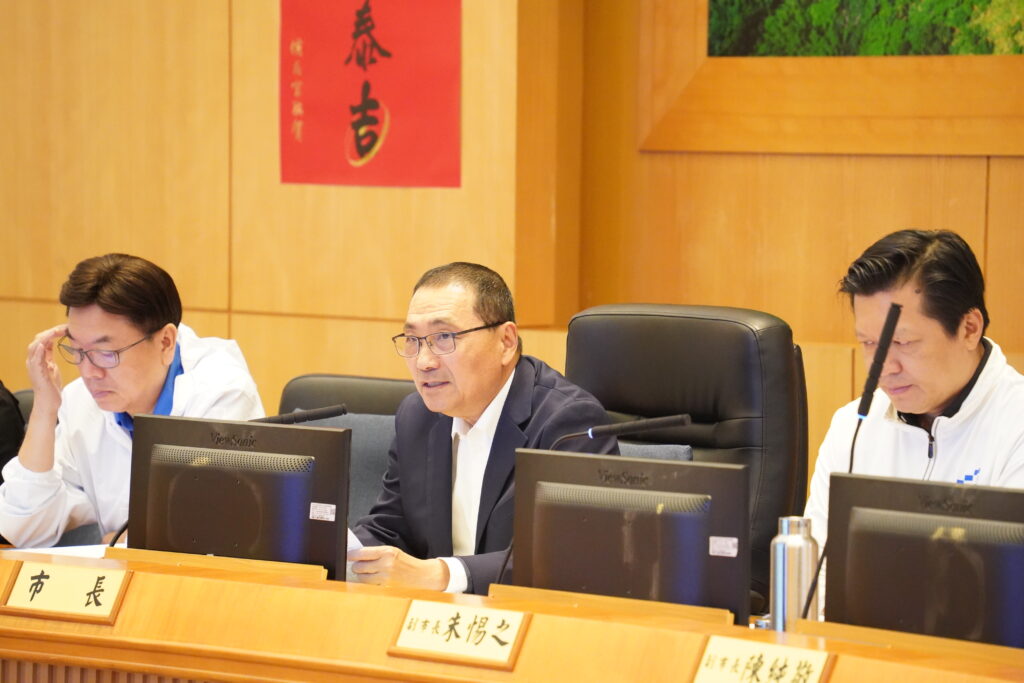 市長侯友宜表示，環境改善需要持續不懈的努力，讓市民從被動接受服務轉變為主動參與，結合創新效率與民意，共同推動環境永續發展