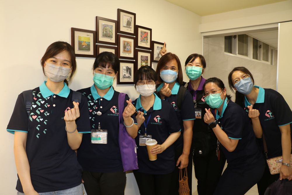 《圖說》新北市愛維養護中心安寧病房「曉明軒」服務團隊將用愛陪伴身障院民走完人生最後一哩路。〈社會局提供〉