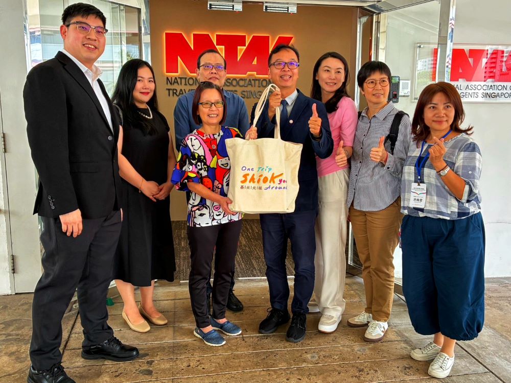 《圖說》與基北北桃4市觀光局簽署觀光合作備忘錄的新加坡全國旅行社公會由出境副主席 Mary Kheng（左3）接待4市觀光長官。〈觀旅局提供〉